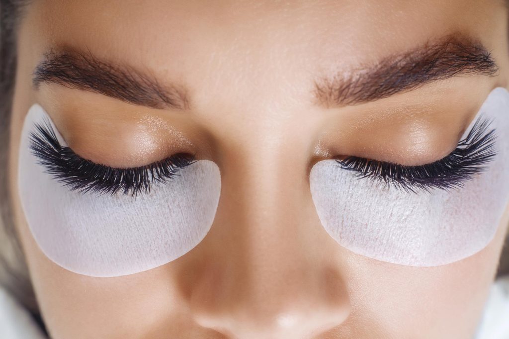 Lash lifting para cílios retos e caídos